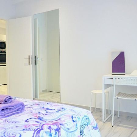 Central, Bright Apt In Athens Near Metro Luaran gambar